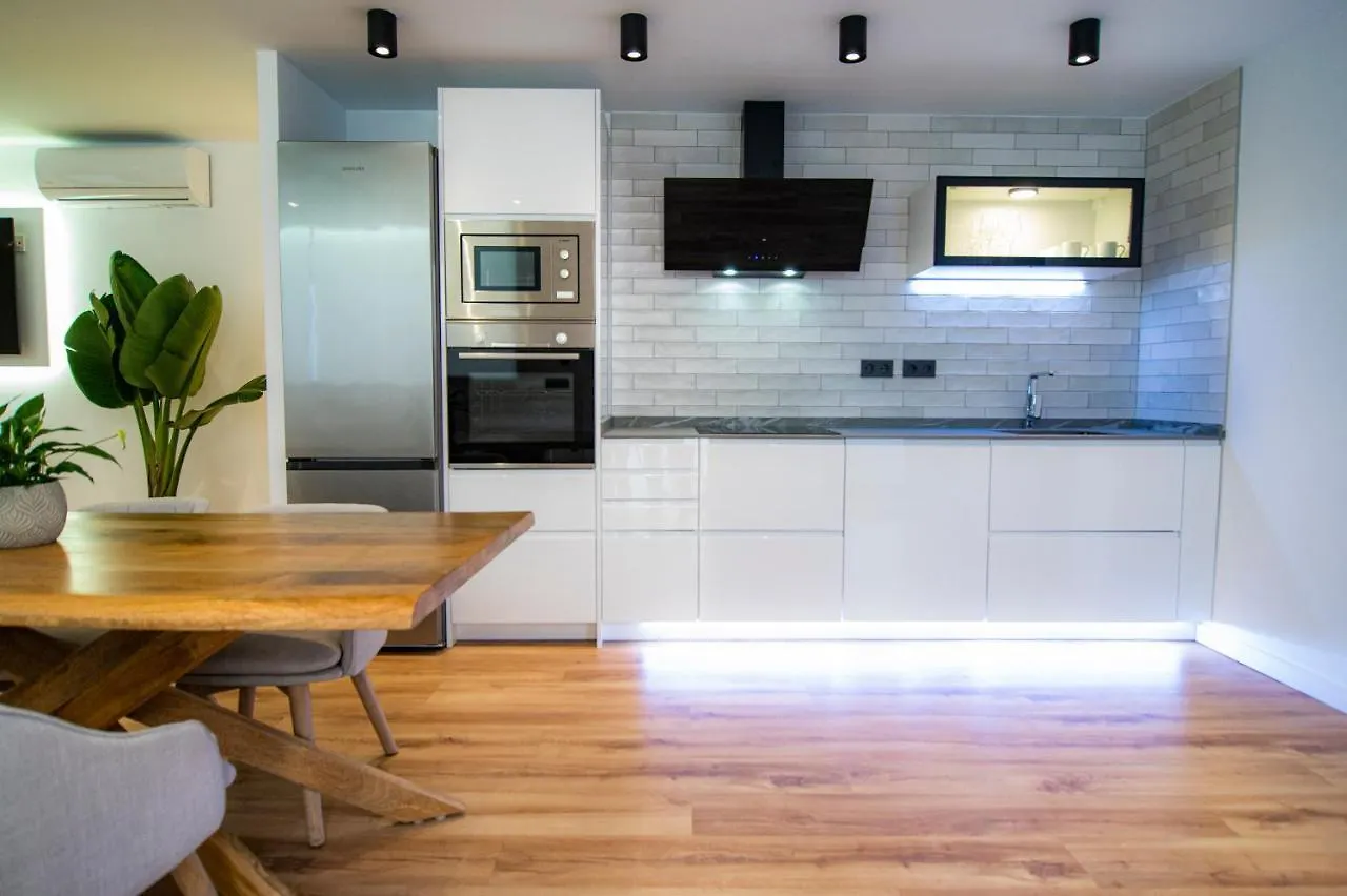 Laguna Home & Suites La Laguna