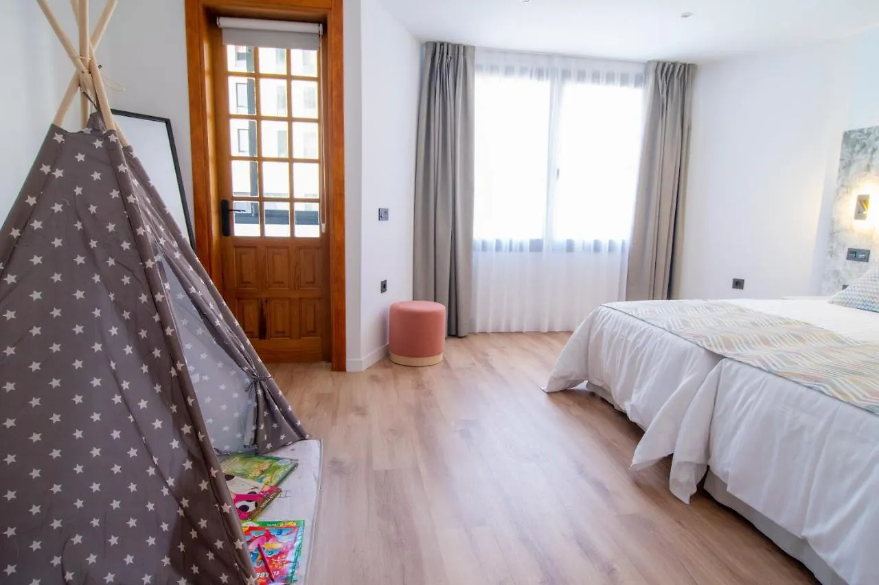Laguna Home & Suites La Laguna  Apartment