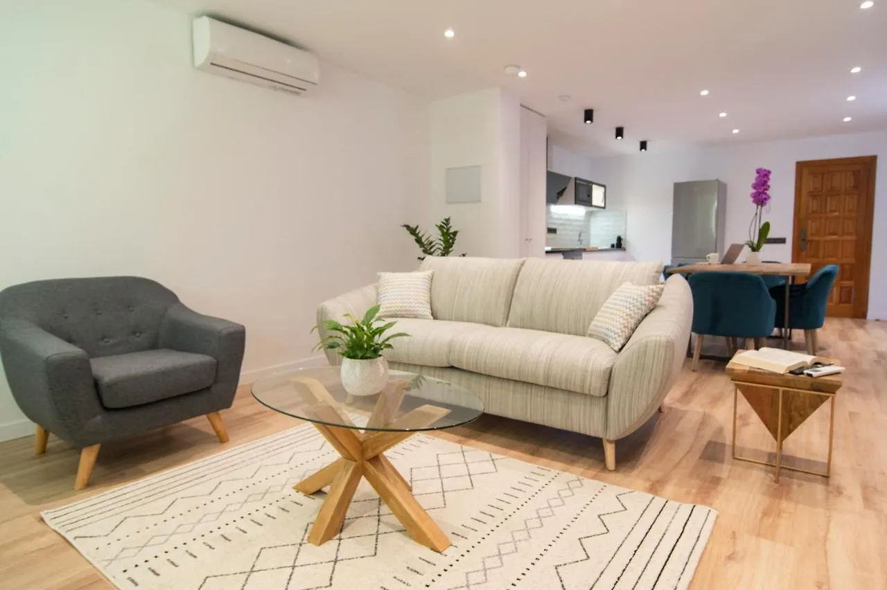 Laguna Home & Suites La Laguna